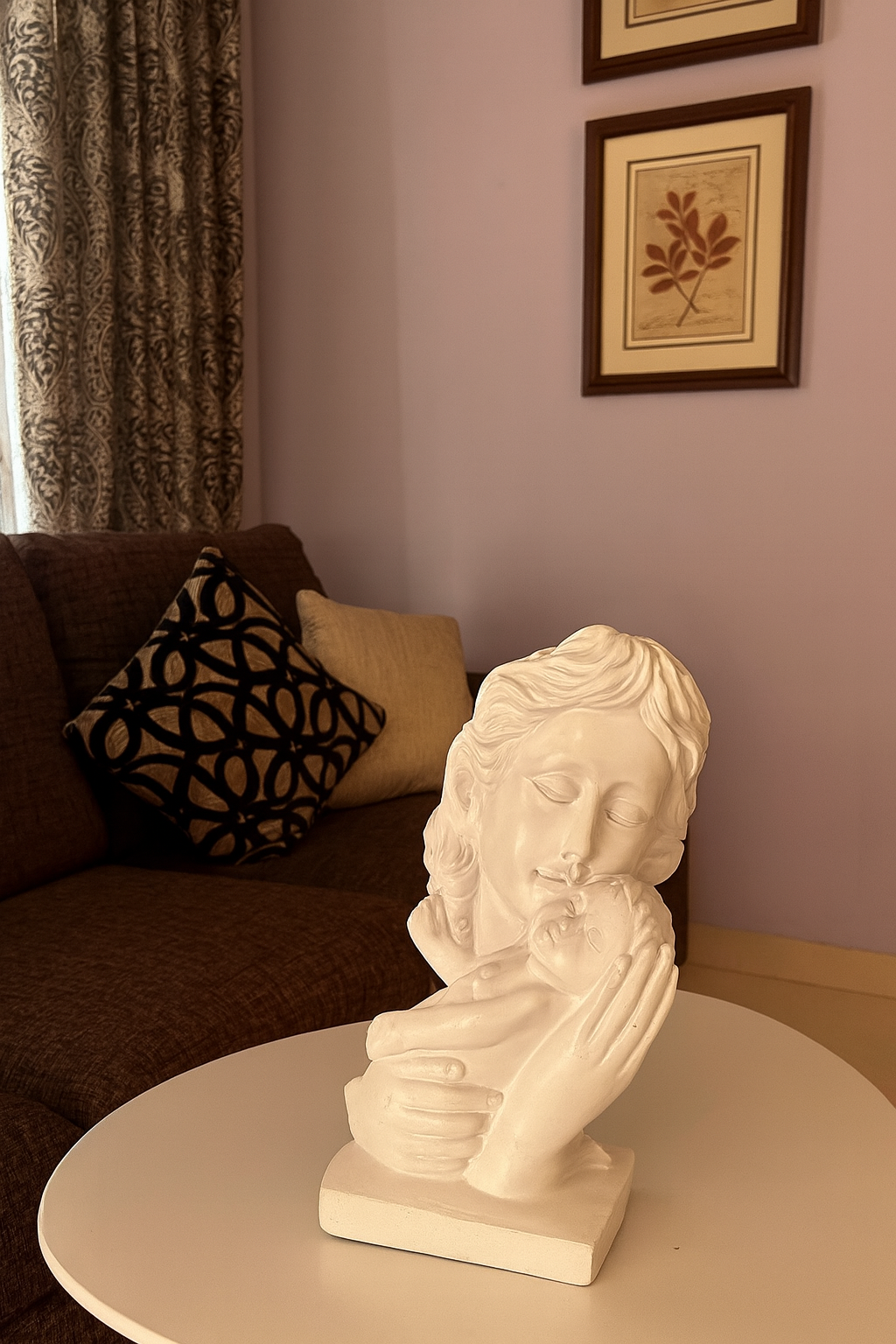 Eternal Motherhood Bond – Resin Art Sculpture